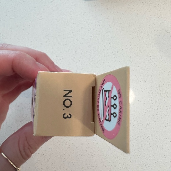 Benefit Boi-ing cakeless concealer - Picture 2 of 4